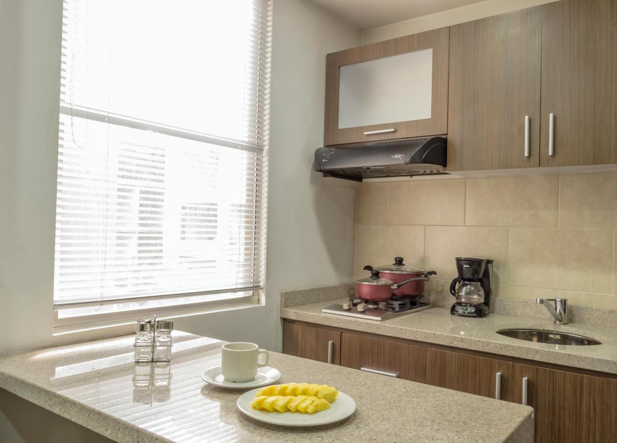 Hotel Apartamentos Regency La Feria Bogota Buitenkant foto